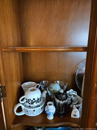  Assorted China cabinet lot. (1 of 3)