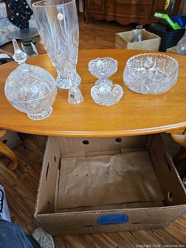 Assortment of cristal.. (1 of 5)