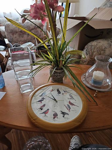 Assortment of household decor (1 of 6)