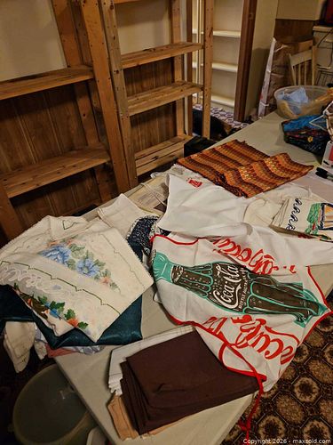 Dining linen. (1 of 4)