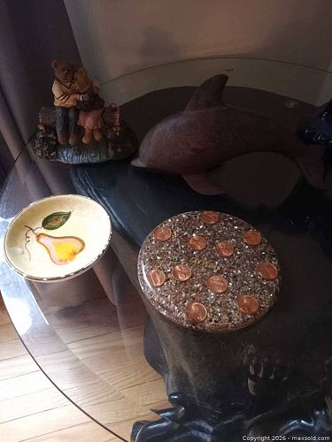 Mixed Lot: Resin, Wood & Ceramic Decorative Items (1 of 5)