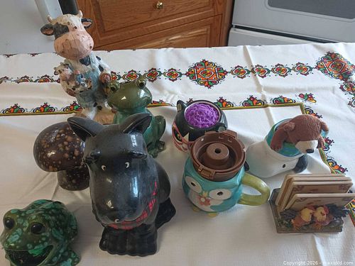 Assorted Ceramic & Porcelain Figurines and Novelty Mugs (1 of 7)