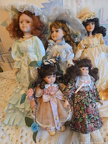 Porcelain Collector Doll Lot of 4–6 Victorian-Style Dolls (1 of 6)
