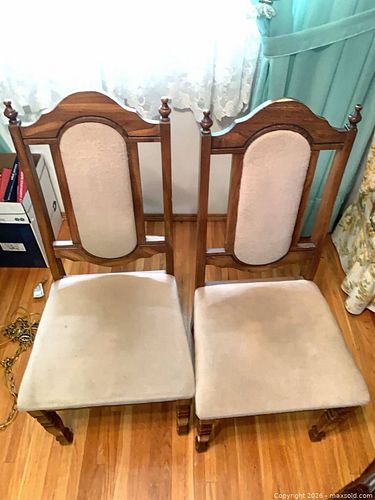 Set of 2 Beige and Brown Traditional Dining Chairs (1 of 2)