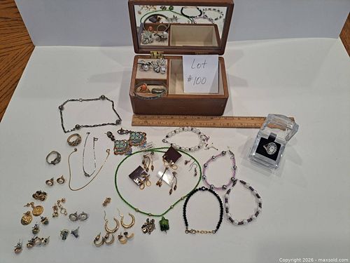 Jewelry box with assorted costume jewelry (1 of 6)