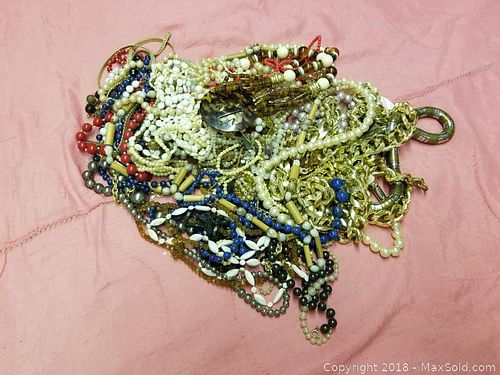 Lot #0118 (1 of 3)