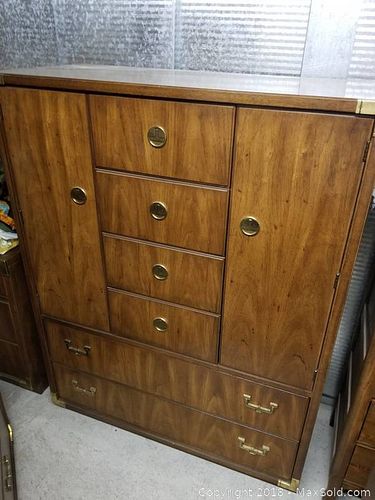 Lot #0133 (1 of 3)