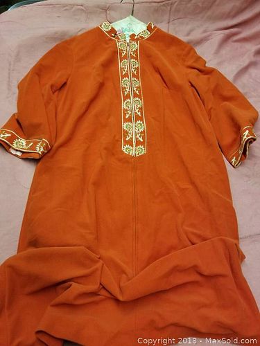 Lot #0139 (1 of 5)