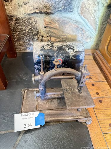 Lot #304 (1 of 7)