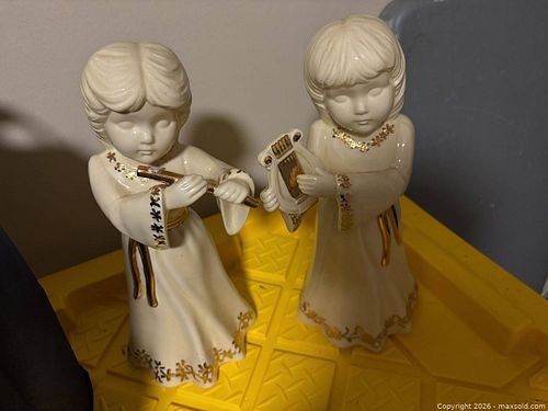 Pair of Ivory Porcelain/Ceramic Figurines with Gold Trim (1 of 7)