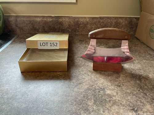 Lot #152 (1 of 4)