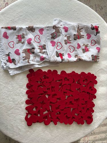 Kitchen Towels and Felt Decorative Mat Set - Dog & Hearts (1 of 3)