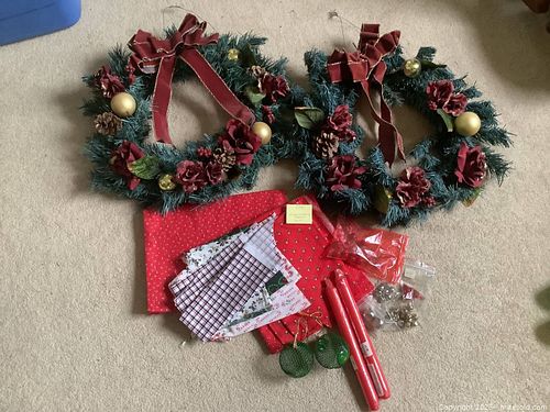 Christmas Wreaths and Craft Supplies (1 of 4)
