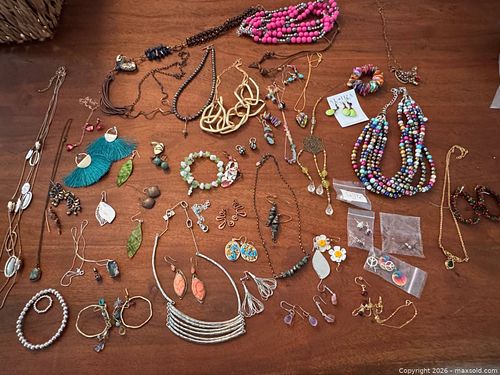 Costume Jewelry  (1 of 20)