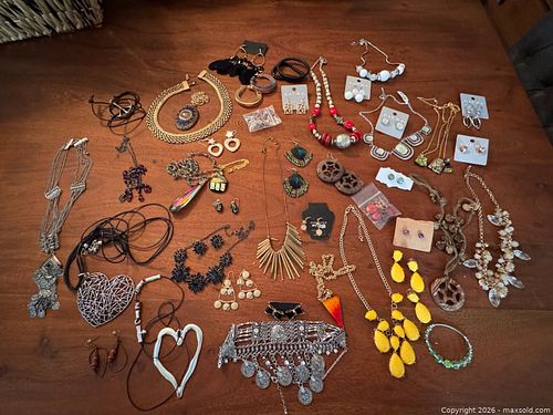 Costume Jewelry  (1 of 17)