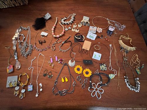 Costume Jewelry  (1 of 19)