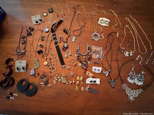 Costume Jewelry  (1 of 19)