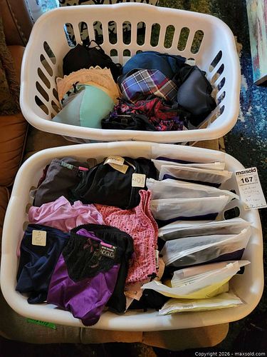 Ladies clothing  (1 of 15)