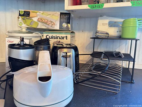 Small kitchen appliances  (1 of 12)