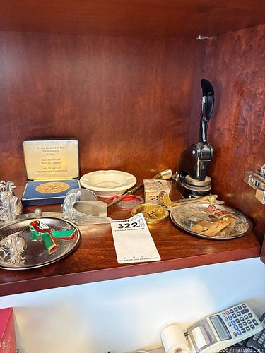 Collectible lot: Parliamentary & souvenir desk accessories B (1 of 13)