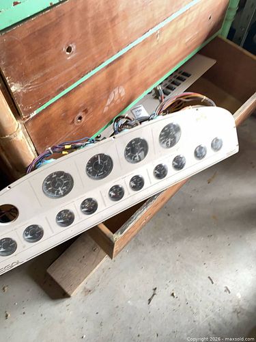Regal 320 Boat Instrument Panel C (1 of 10)