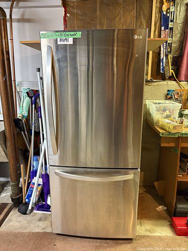 LG Refrigerator w/ Bottom Pull-Out Freezer: Model LDNS2220S / 03 (1 of 17)