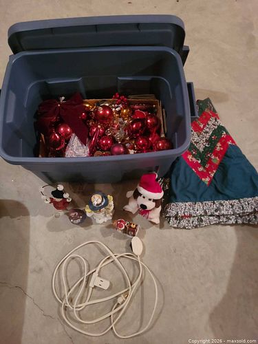 Mixed Traditional & Whimsical Christmas Decorations Assortment (1 of 4)