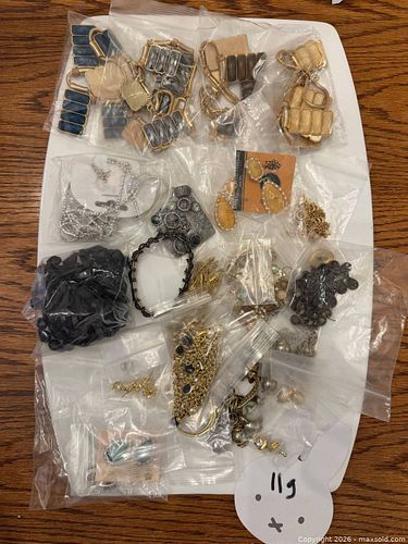 Lot #119 (1 of 8)
