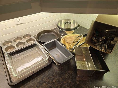Bakeware Assortment with Cookie Cutters, Baking Sheets, Glass Dish, and Cast Iron Skillet (1 of 6)