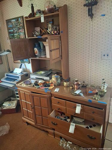 Shelves, Cabinet C (1 of 11)