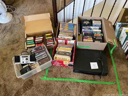Lot of VCR, 8-Track, Cassette Tapes, CDs & Portable Players (1 of 14)