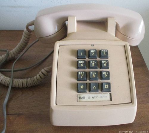 MCM IVORY TOUCH BUTTON LAND LINE TELEPHONE (1 of 5)