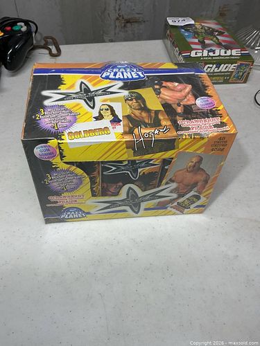 Crazy Planet Collectibles NOS A (1 of 8)