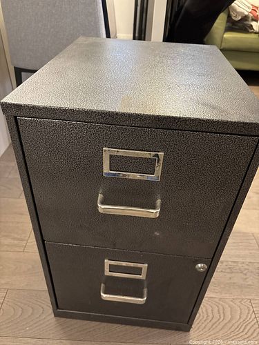 Filing cabinet (1 of 5)