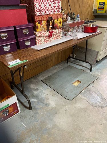 Vintage Veneer Top Folding Table (1 of 14)