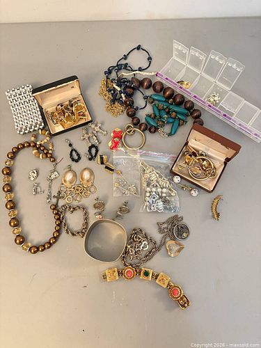Lot #70 (1 of 7)