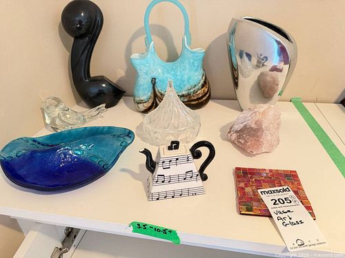 Lot #205 (1 of 10)