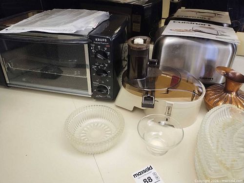 Lot: Krups, Cuisinart Small Kitchen Appliances & Serveware B (1 of 10)