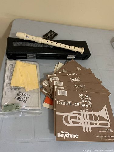 Yamaha Soprano (C) Recorder — Plastic Ivory/ Cream (1 of 6)