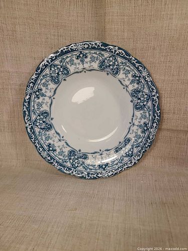 Vintage Blue and White Porcelain Dinner Plate, 10-11 in (1 of 13)