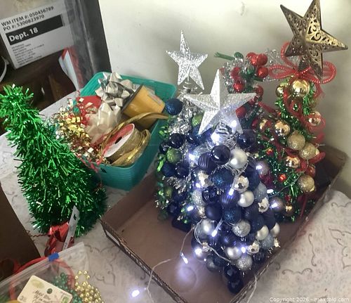 Lot Of Christmas/ Crafts (1 of 10)