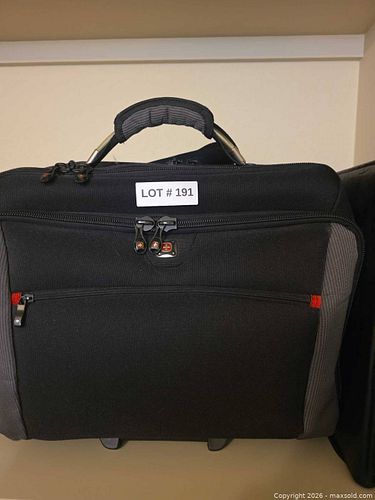 Rolling Laptop Briefcase with 4 Letter-Size Padfolios (1 of 5)