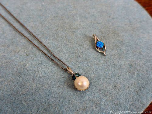 Lot #569 (1 of 4)