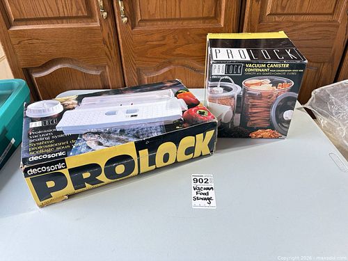 Lot #902 (1 of 8)