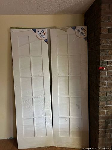 Lot #105 (1 of 4)
