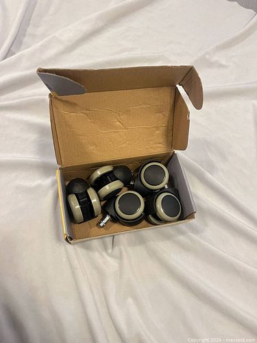 Lot #4 (1 of 5)