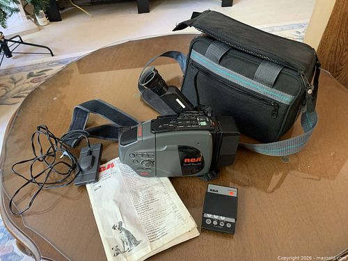 RCA CC178/CC188 VHS-C Camcorder, Small Wonder (1 of 4)