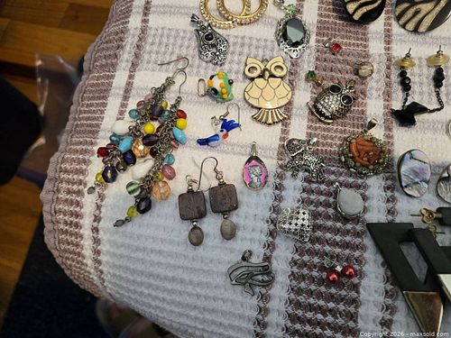 wearable jewellery (1 of 9)