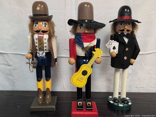 Western Nutcrackers  (1 of 7)