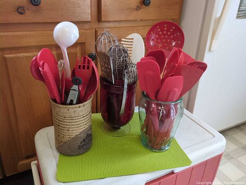 Mixed Kitchen Utensils Set with Silicone, Stainless Steel & Holders (1 of 6)